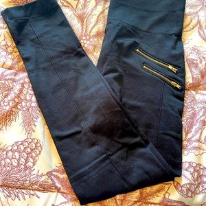 Women black leggings